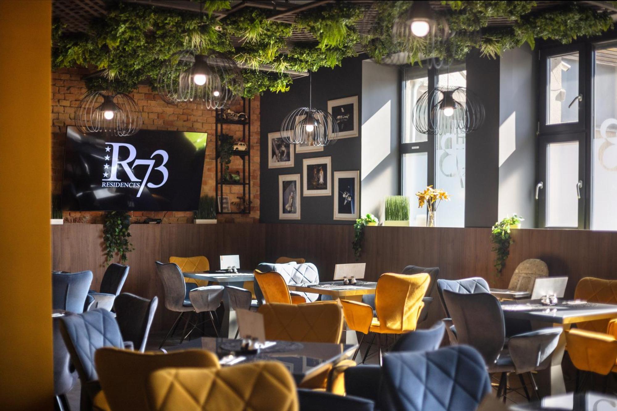 R73 Residences Печ Екстериор снимка