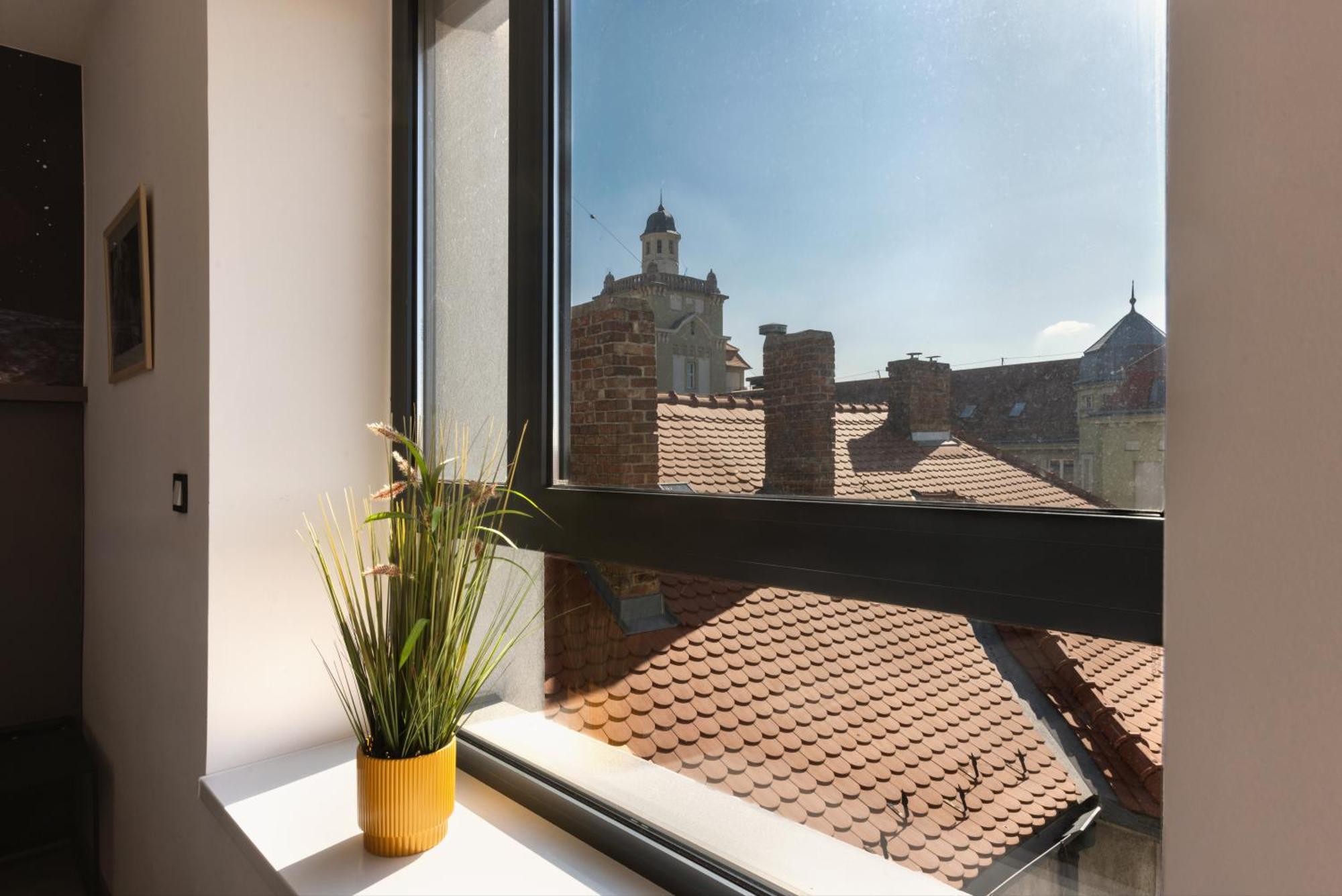 R73 Residences Печ Екстериор снимка