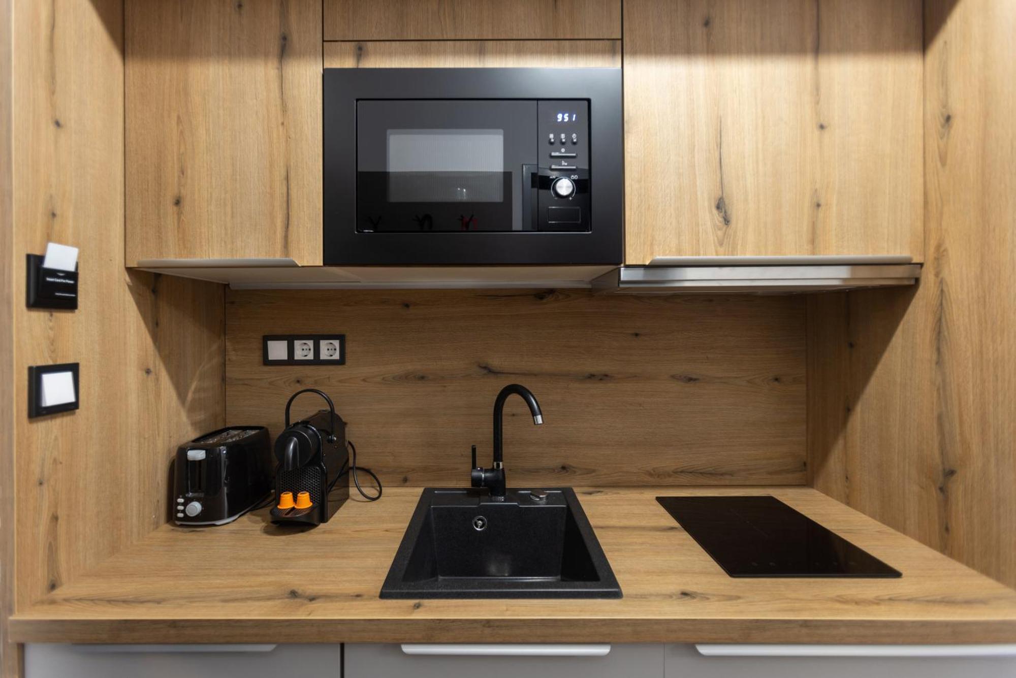 R73 Residences Печ Екстериор снимка